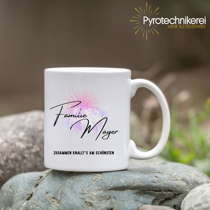 Tasse "Familie Mayer - zusammen knallt's am schönsten"