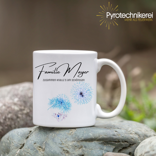 Tasse "Familie Mayer - zusammen knallt's am schönsten"
